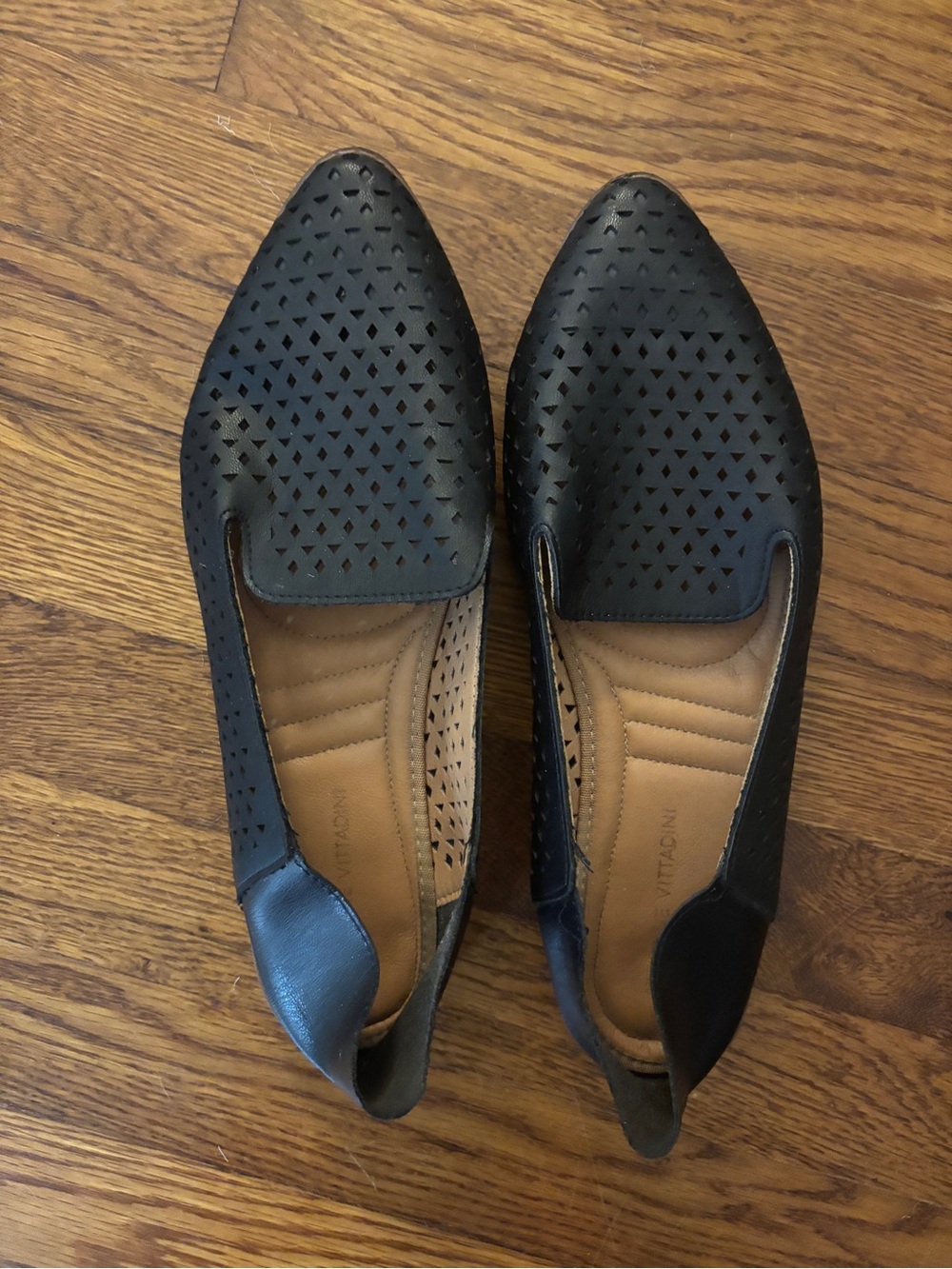 Adrienne Vitadini Pointed-Toe Women’s Black Flats 9.5